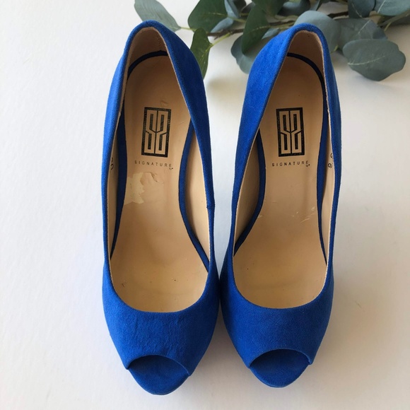 Signature Blue Suede Stiletto's - Picture 2 of 6